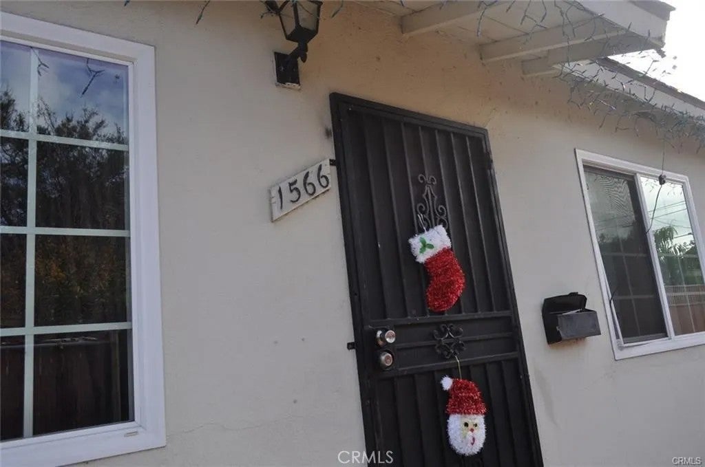 1562 W 226th