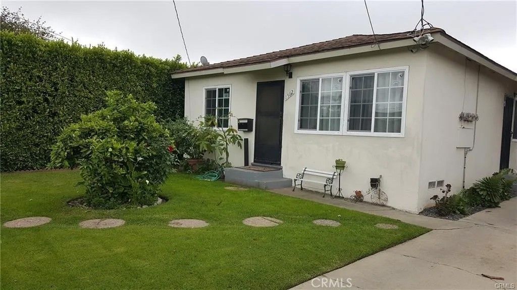 Photo of 1562 W 226th St, Torrance, CA 90501 (MLS # PV26014964)