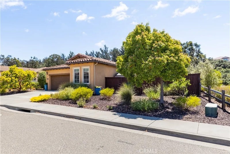 5701 Yarrow