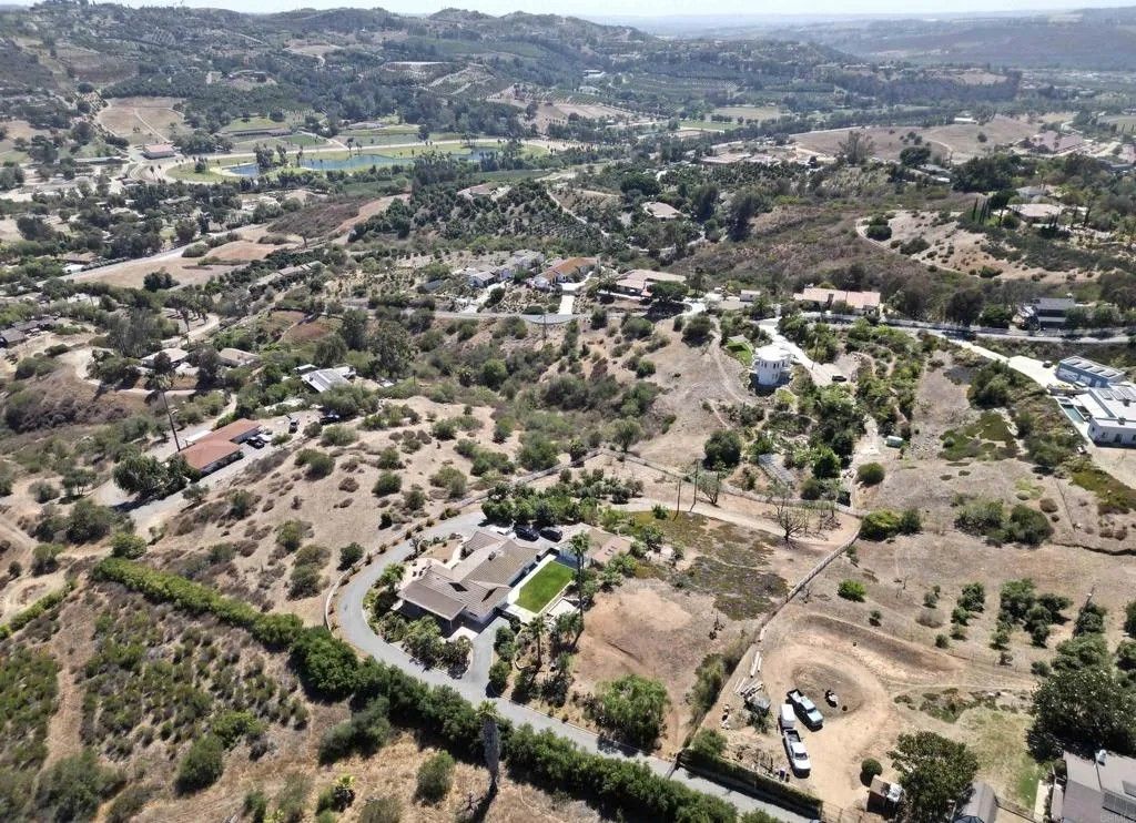 Photo of 31555 Cottontail Lane, Bonsall, CA 92003 (MLS # NDP2507162)