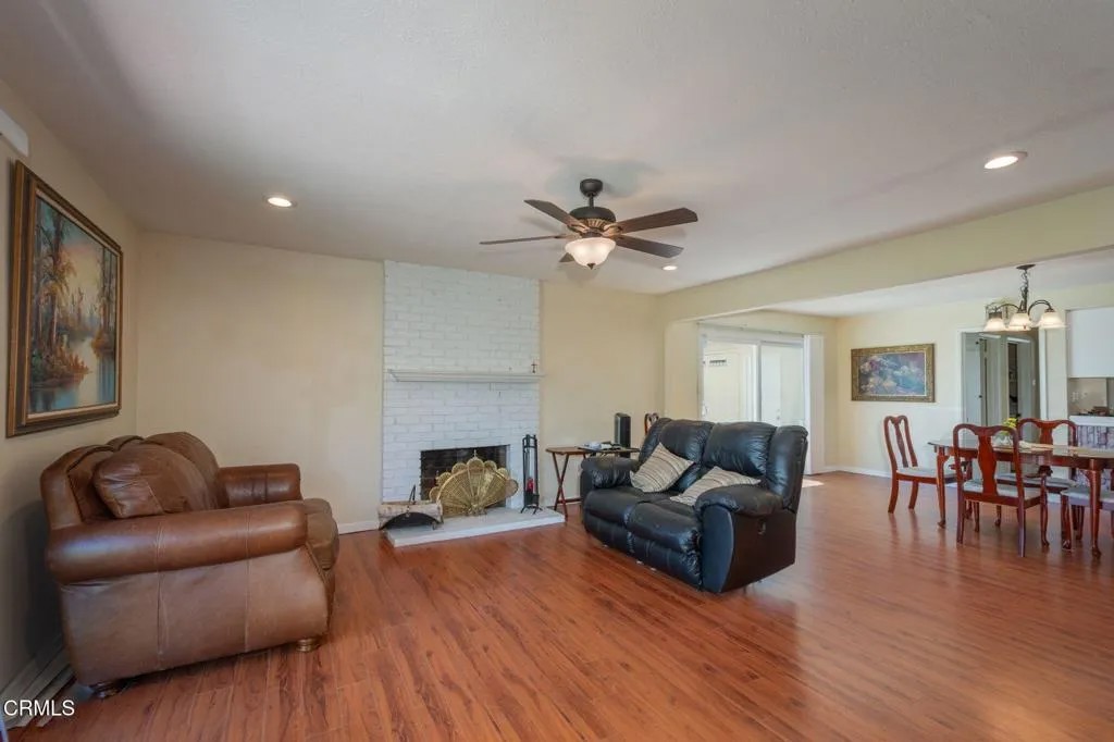 1074 Colina Vista