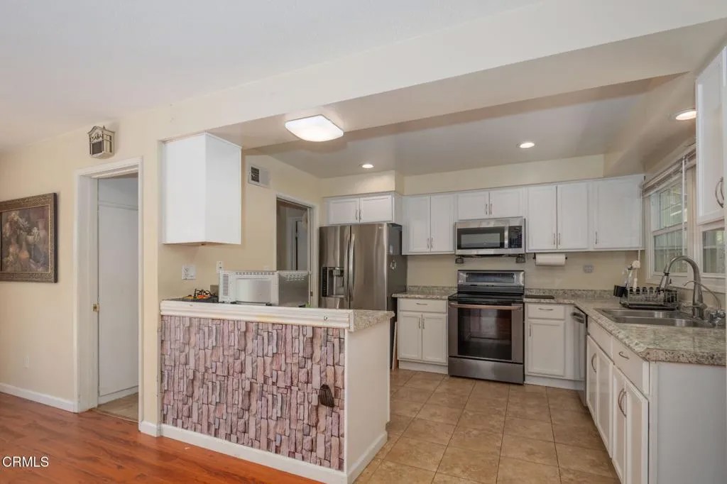 1074 Colina Vista