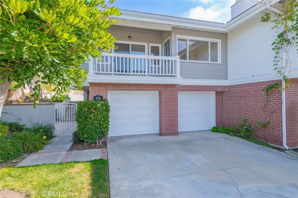 Photo of 820 Gardenia Way, Corona Del Mar, CA 92625 (MLS # OC25267474)