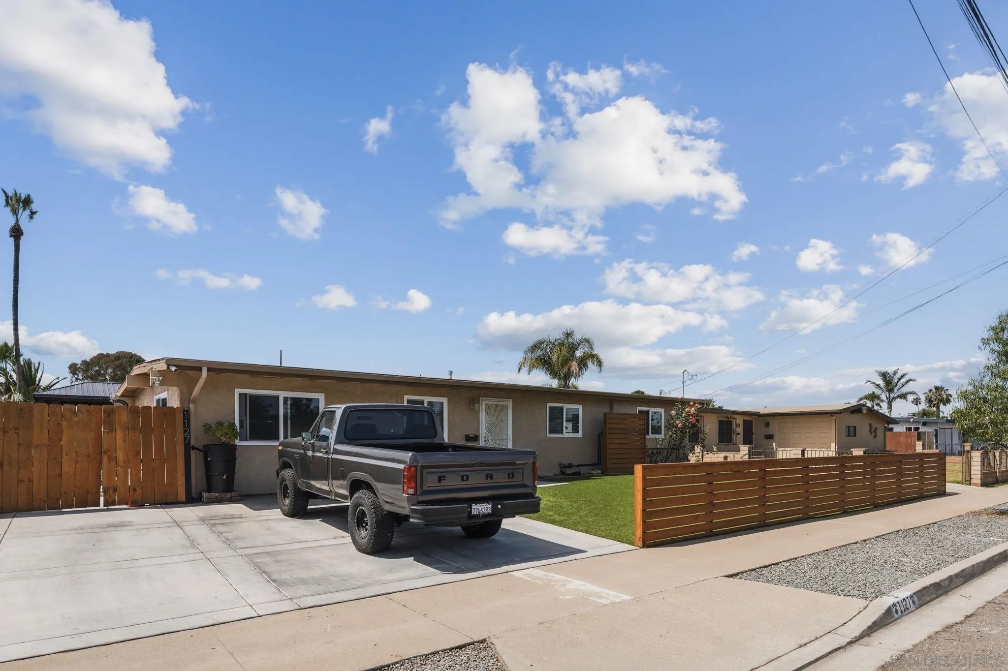 1127 Hemlock Ave