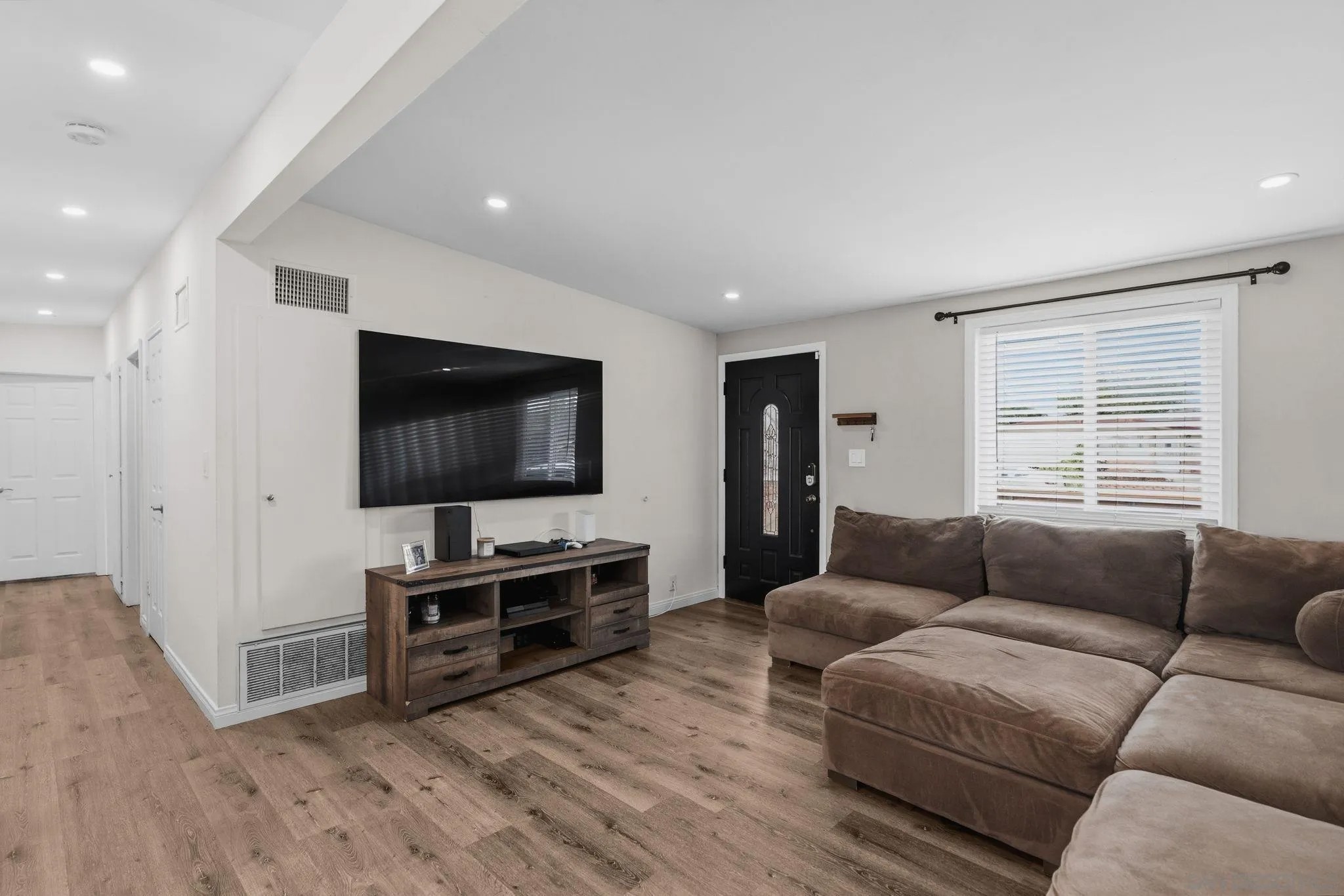 1127 Hemlock Ave