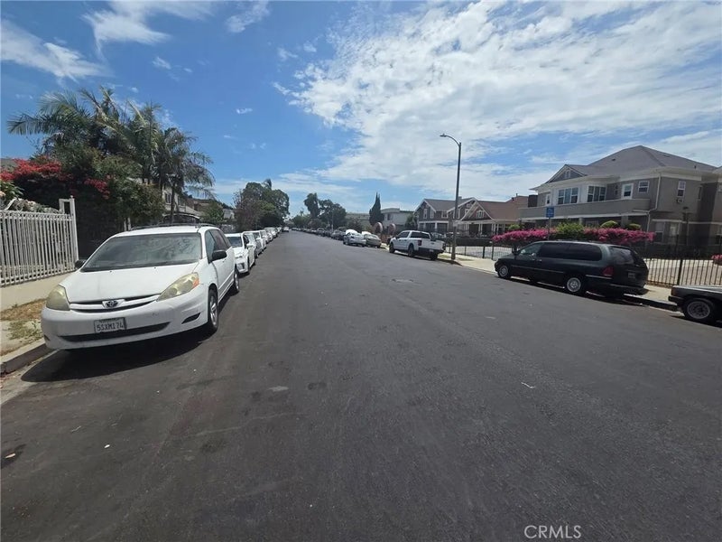 1628 S Van Ness