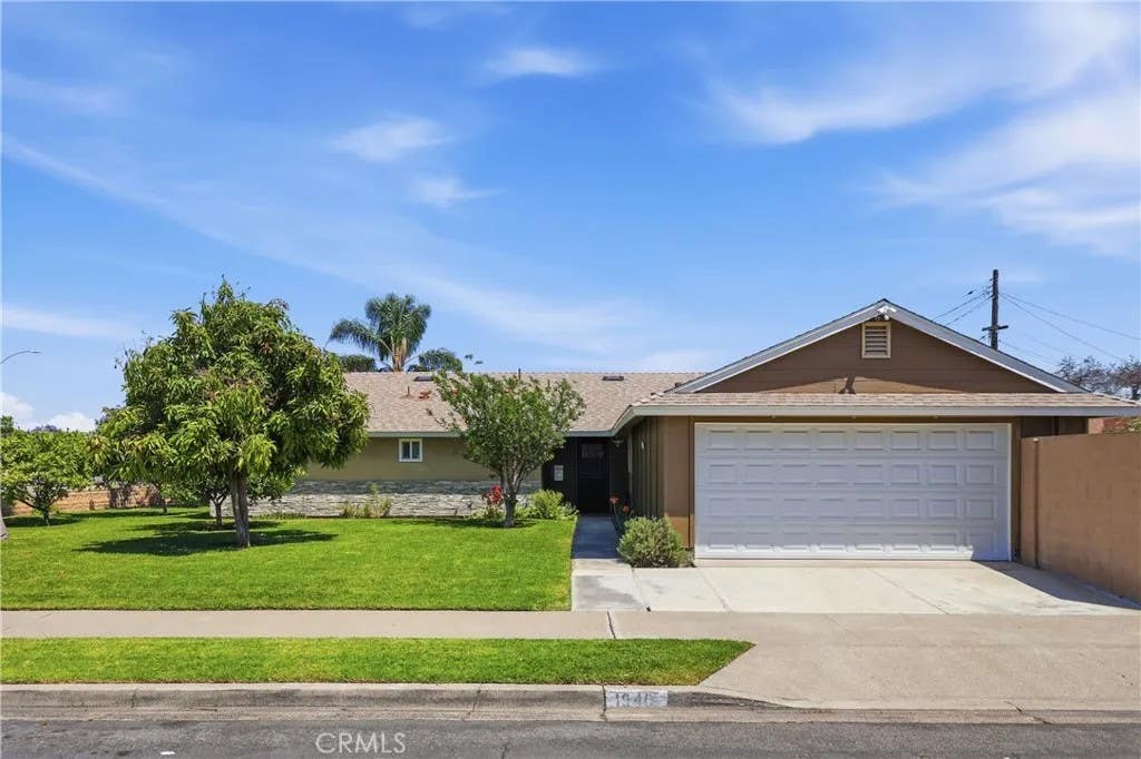 Photo of 1946 W Broadway, Anaheim, CA 92804 (MLS # PW26186646)