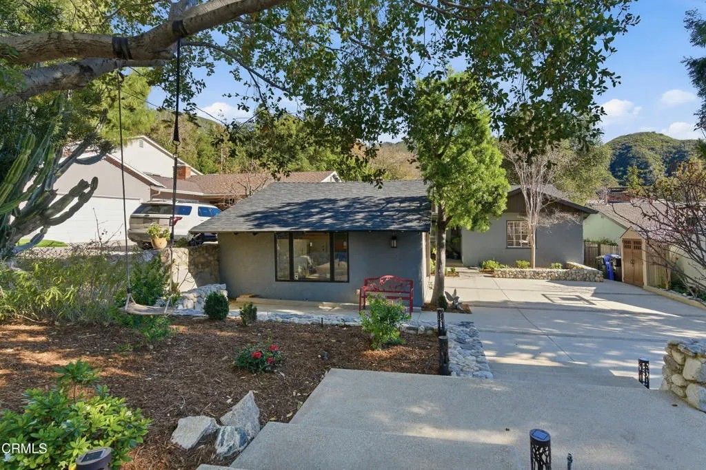 Photo of 5822 Irving Avenue, La Crescenta, CA 91214 (MLS # P1-25489)