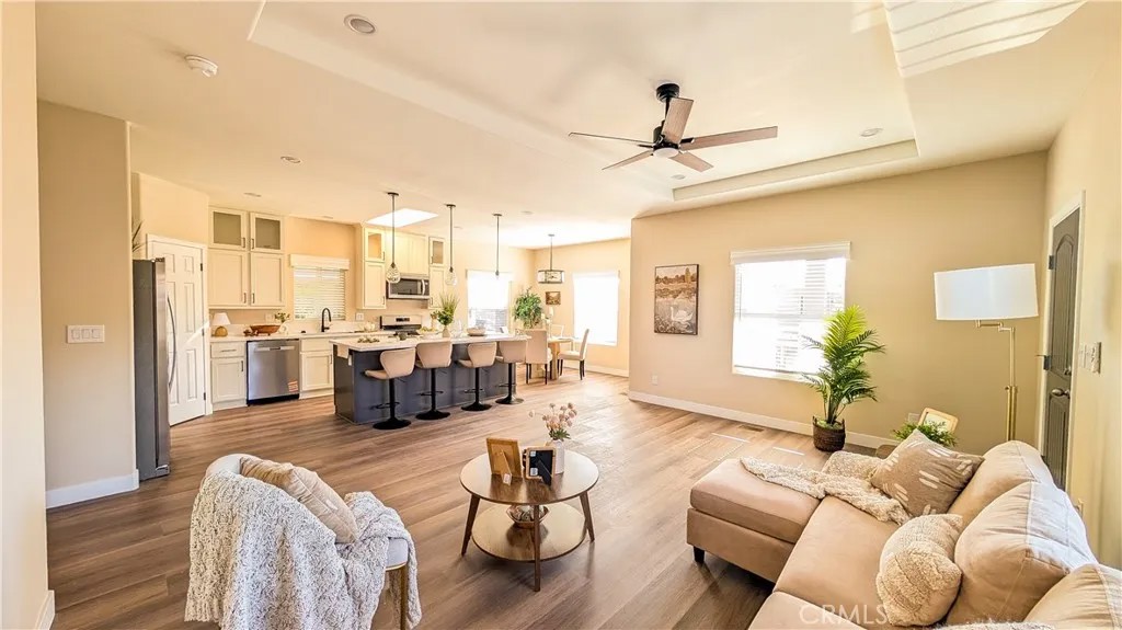 1400 S Sunkist St 46