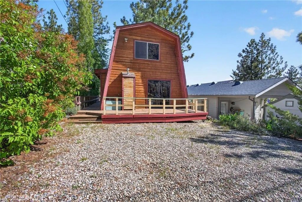 Photo of 2068 Slippery Elm Rd, Wrightwood, CA 92397 (MLS # HD26095239)