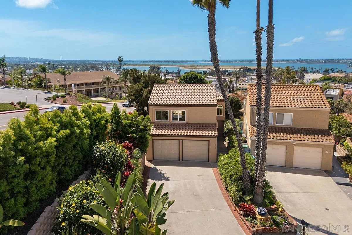 2702 Bay Canyon Ct