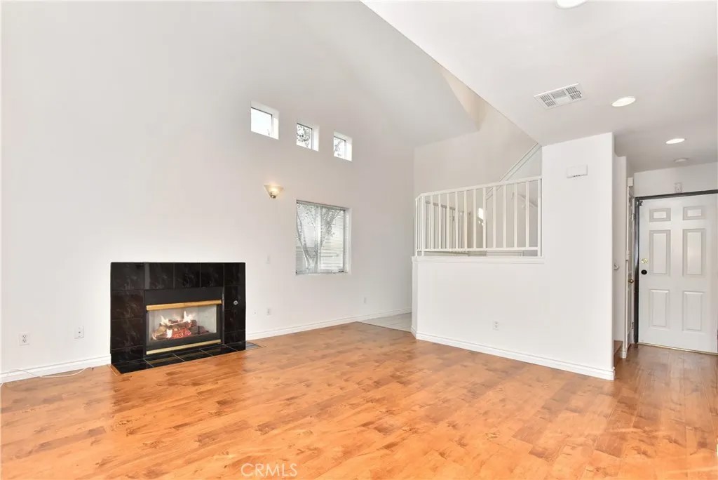 924 N Walnut Street 9