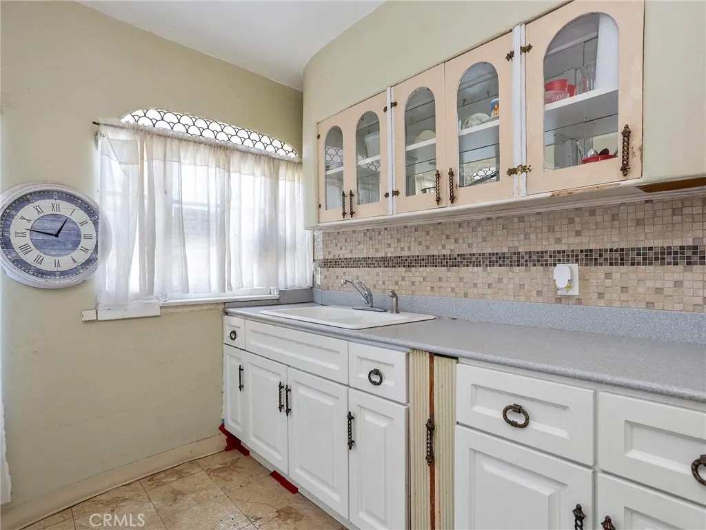 8618 La Tuna Canyon Road