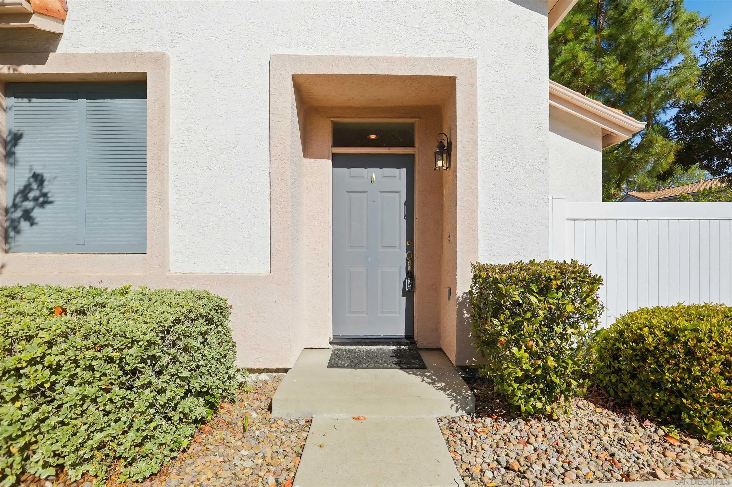 8291 Gold Coast Dr 8