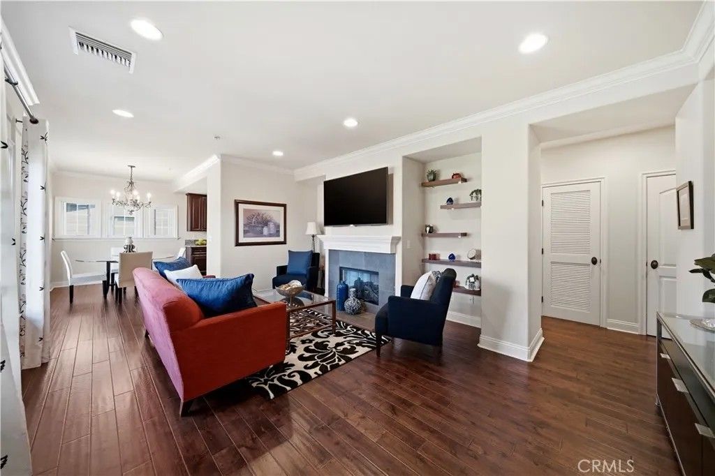 Photo of 2454 Oswego St #301, Pasadena, CA 91107 (MLS # PF26085313)