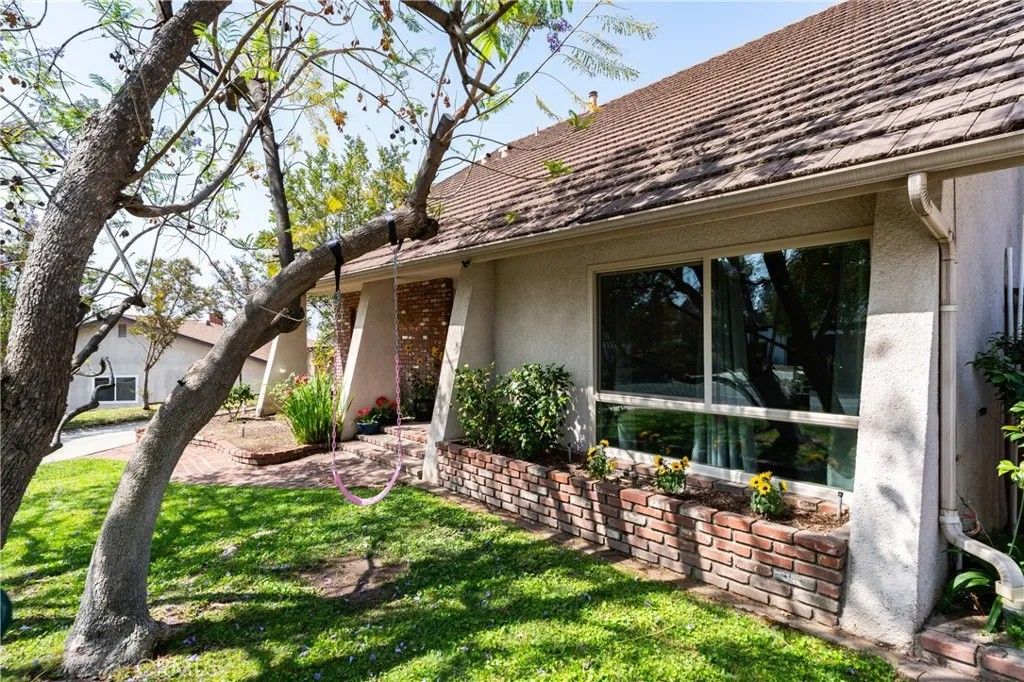Photo of 2351 Sunfield WAY, Upland, CA 91784 (MLS # CV26104501)