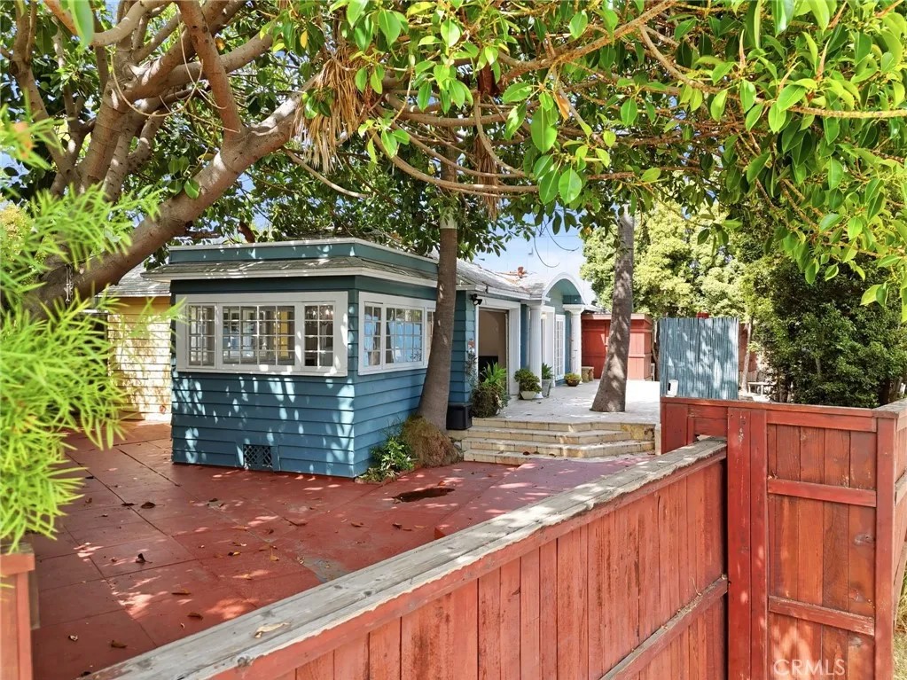 837 Venice Blvd