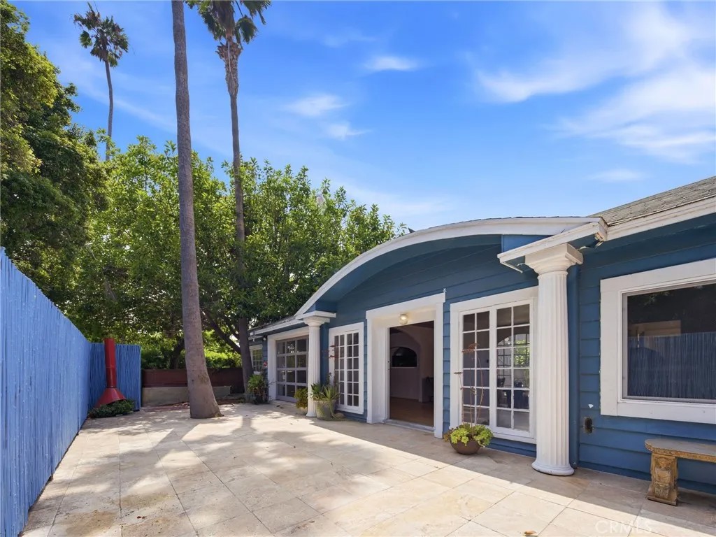 837 Venice Blvd