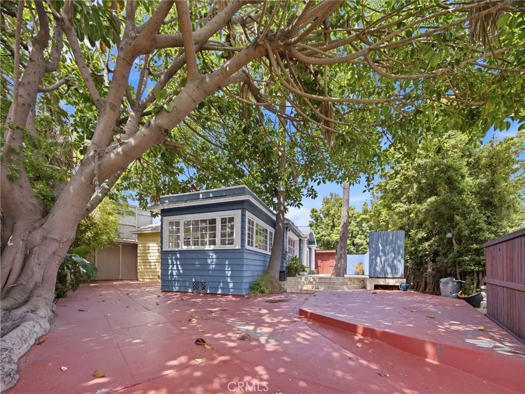 837 Venice Blvd