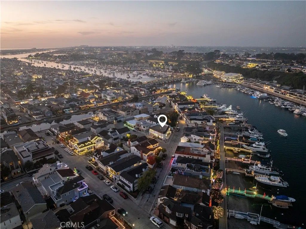 Photo of 1520 Abalone Pl, Newport Beach, CA 92662 (MLS # NP25277083)