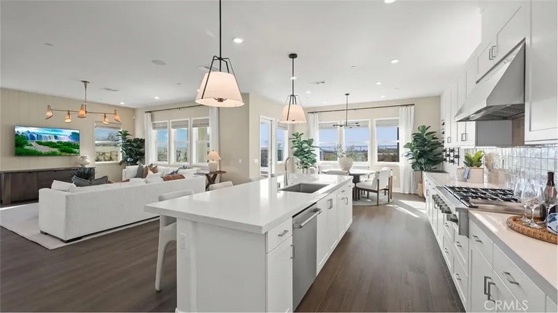2033 Oreste Lane