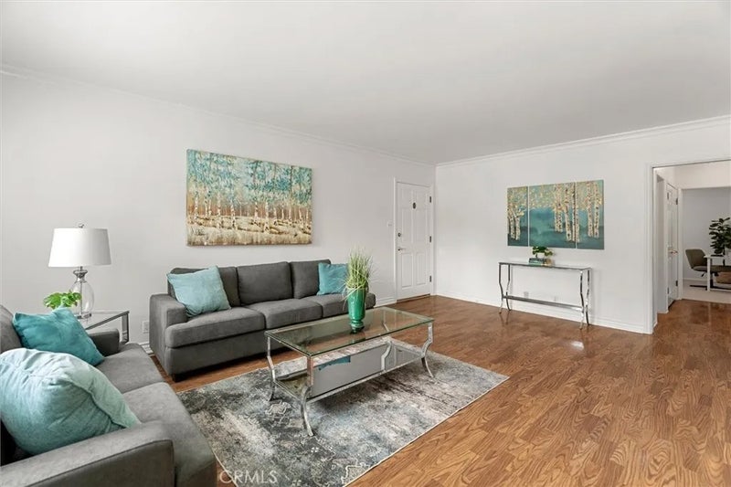 2027 E Appleton 7