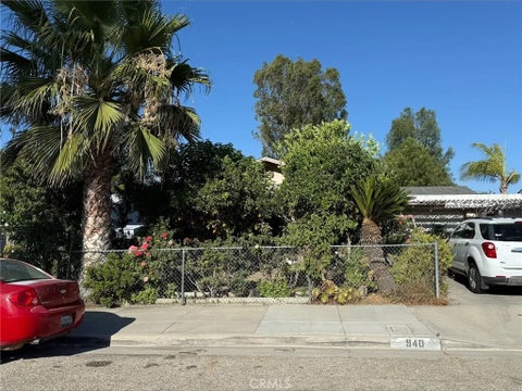 Photo of 940 Marlyce LN, Hemet, CA 92543 (MLS # SW26131182)