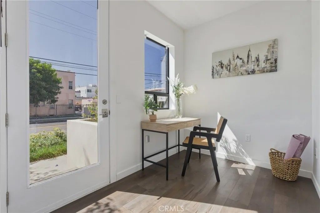 Photo of 1301 Tamarind Avenue, Hollywood, CA 90028 (MLS # SR26060220)