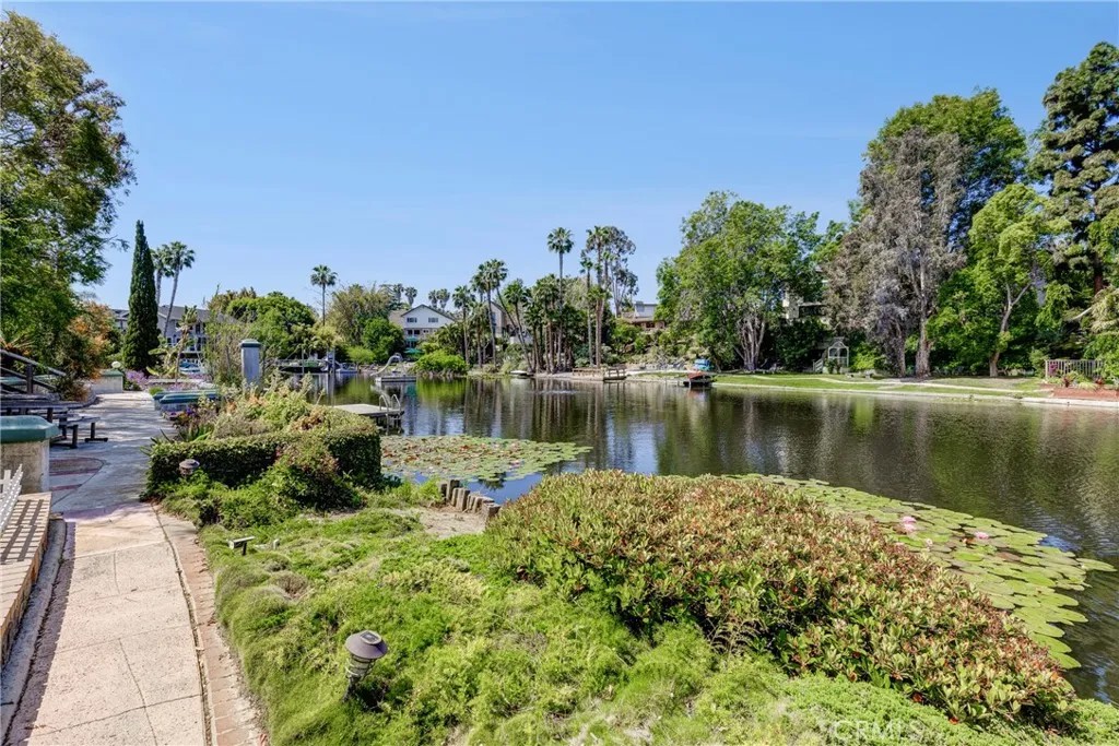 2233 Heather Lane