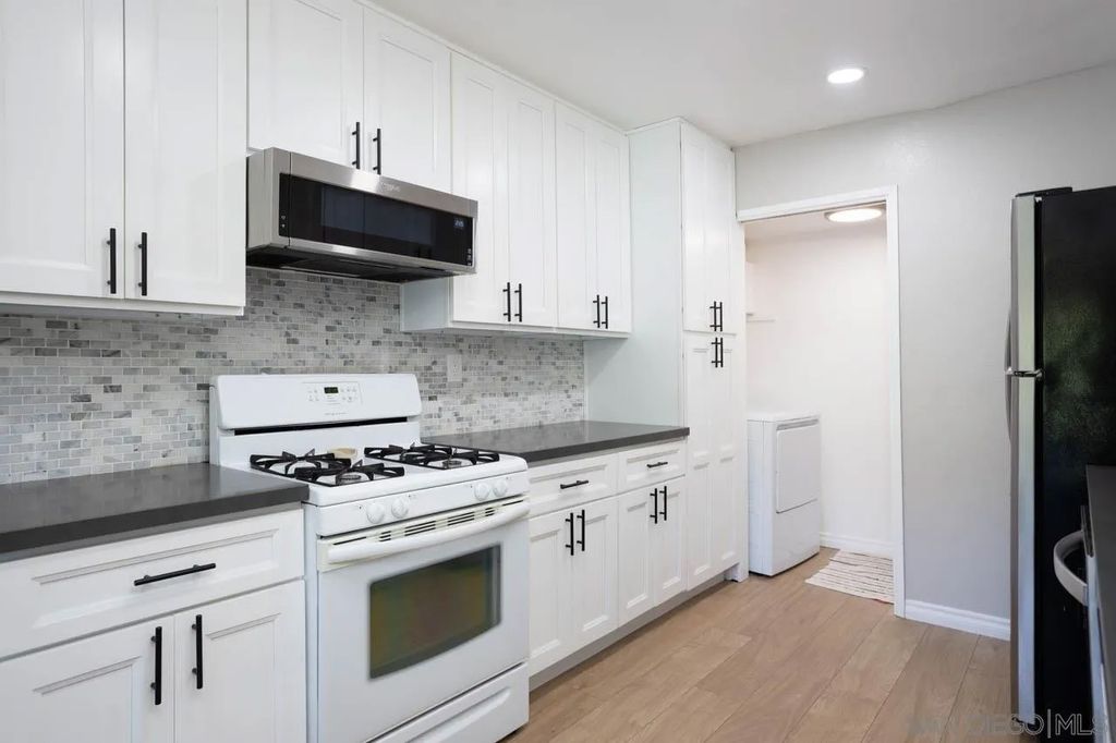 Photo of 4241 Mesa Vista Way, Unit 5 Way, Oceanside, CA 92057 (MLS # 260008878)