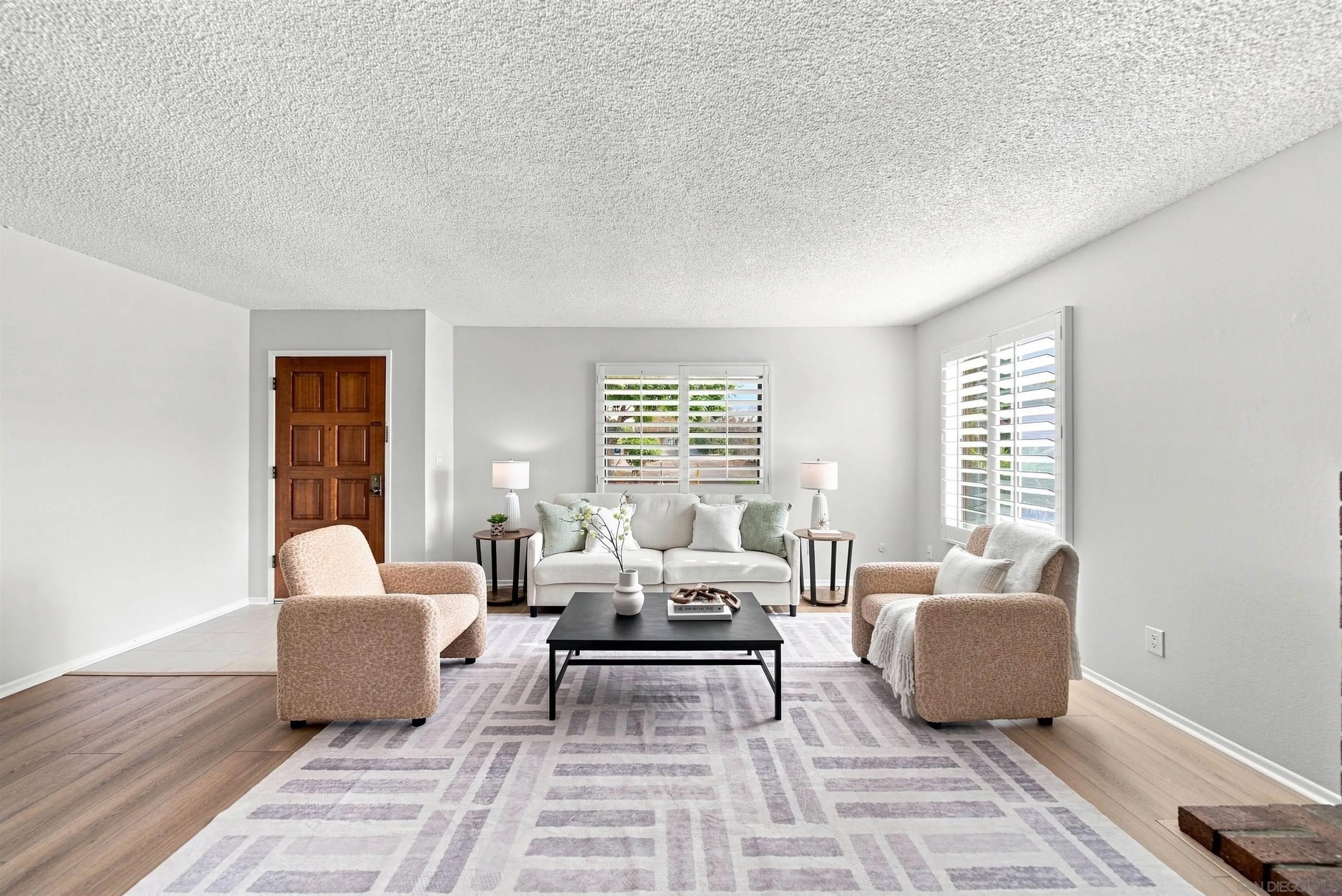 650 Laguna Point Ct