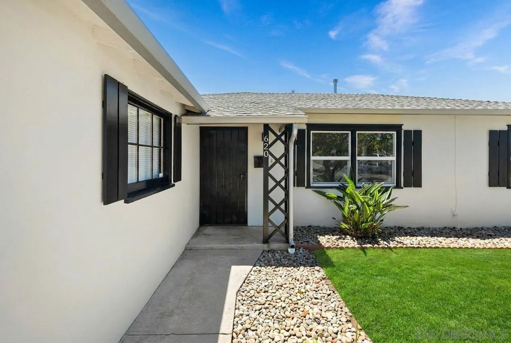 Photo of 620 Minot Ave, Chula Vista, CA 91910 (MLS # 260013187)