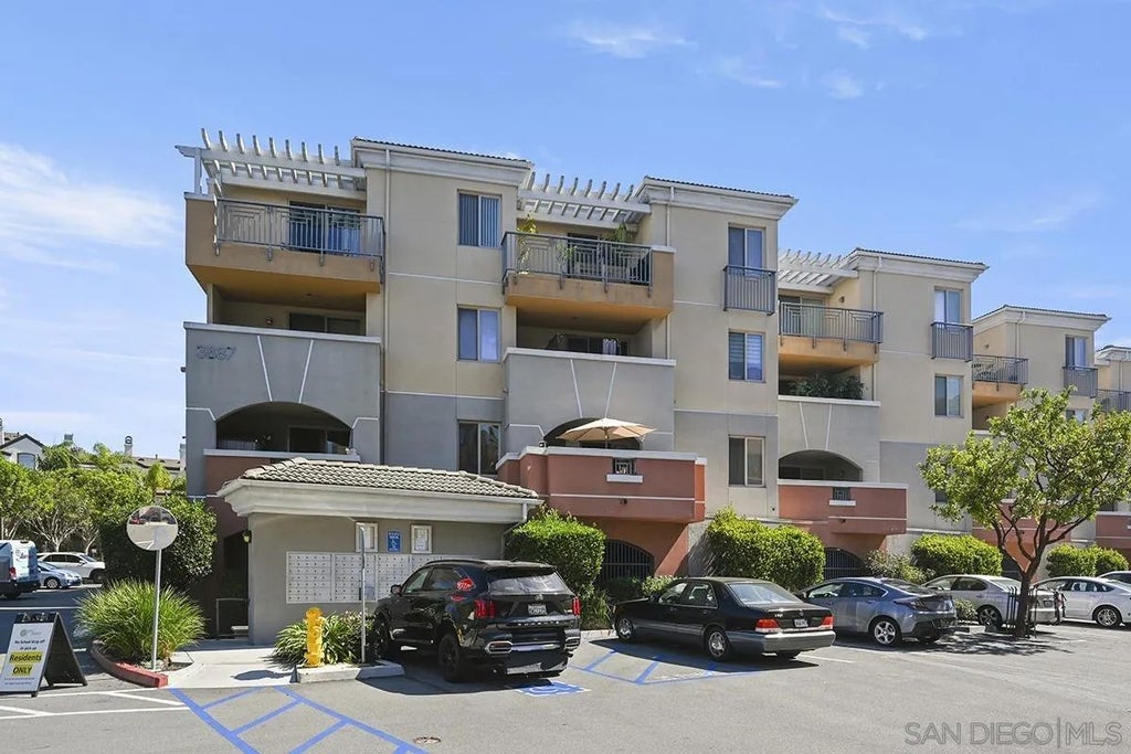 Photo of 3887 Pell Pl #307, San Diego, CA 92130 (MLS # 260025096)