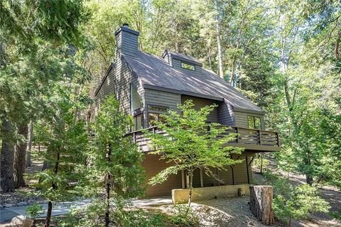 Tiny photo for 612 Karenken Pines, Lake Arrowhead, CA 92325 (MLS # CV25246662)