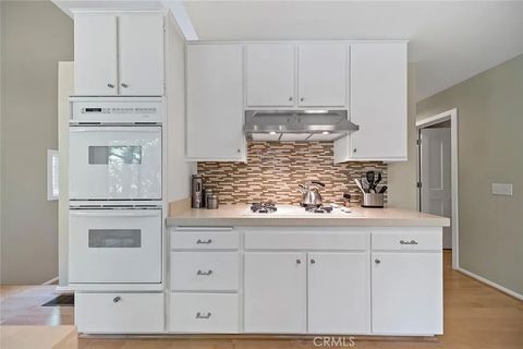 Tiny photo for 612 Karenken Pines, Lake Arrowhead, CA 92325 (MLS # CV25246662)