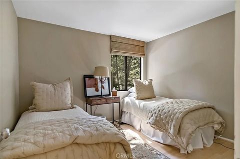 Tiny photo for 612 Karenken Pines, Lake Arrowhead, CA 92325 (MLS # CV25246662)