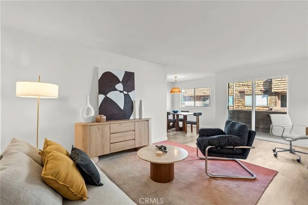 Photo of 5400 Newcastle #12, Encino, CA 91316 (MLS # SR25273123)