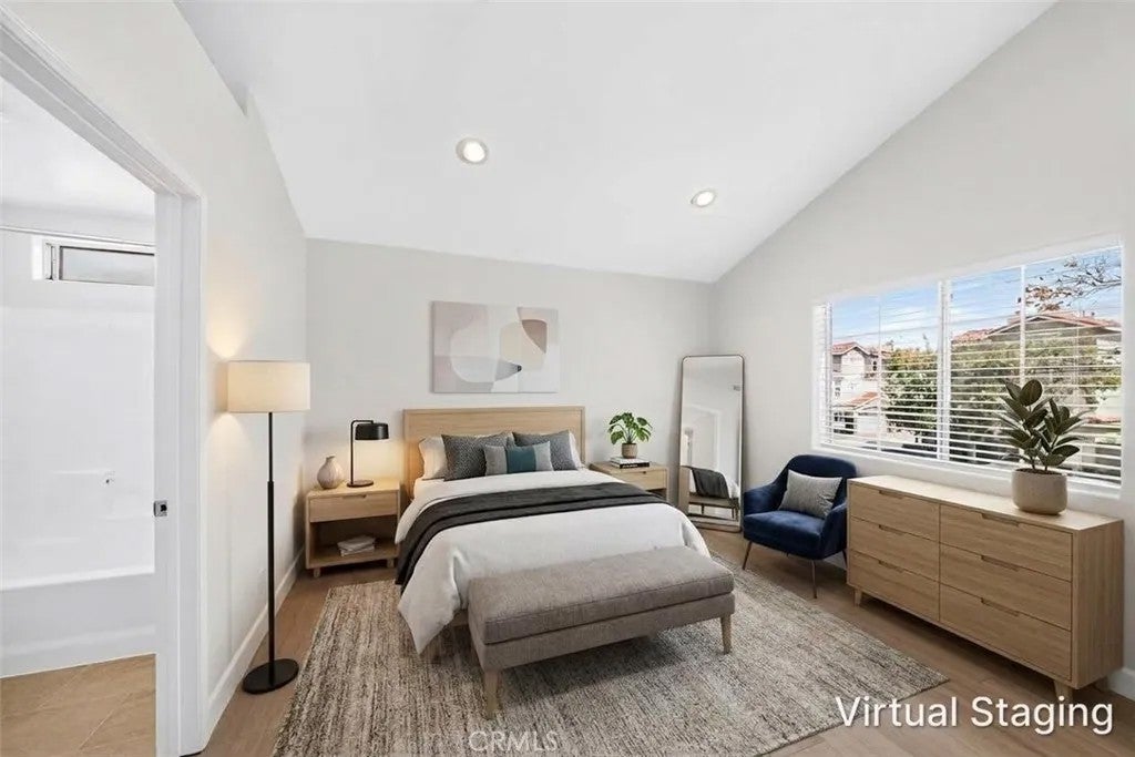 15919 Halldale