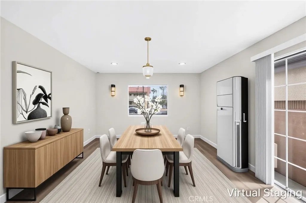15919 Halldale
