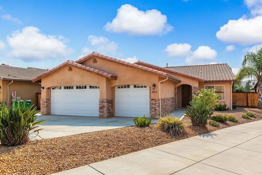 10252 Casa Ct