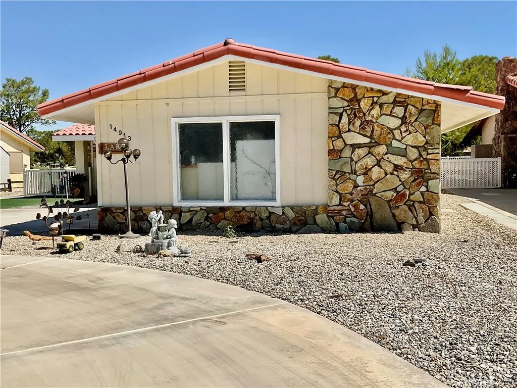 14913 Blue Grass
