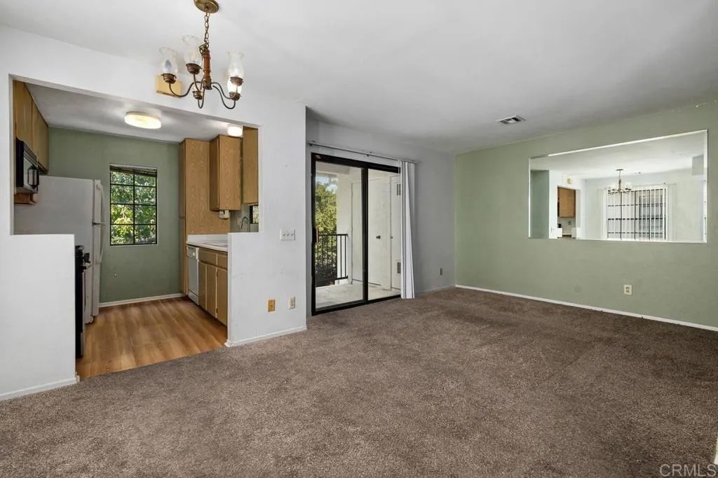 10337 Azuaga Street 218