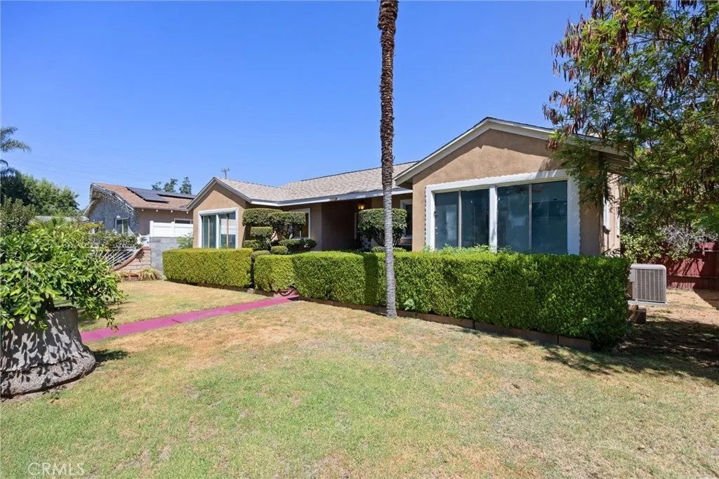 15739 Chatsworth