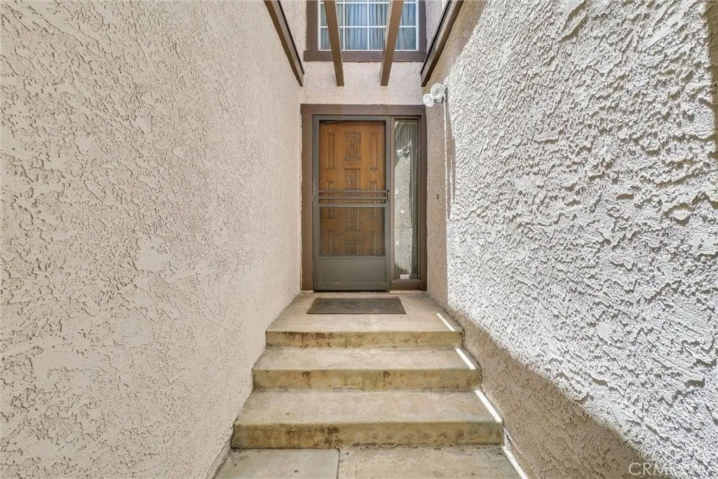 815 Tiverton Court