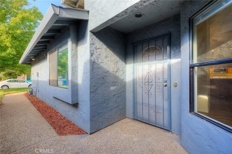 2484 Streamside Court