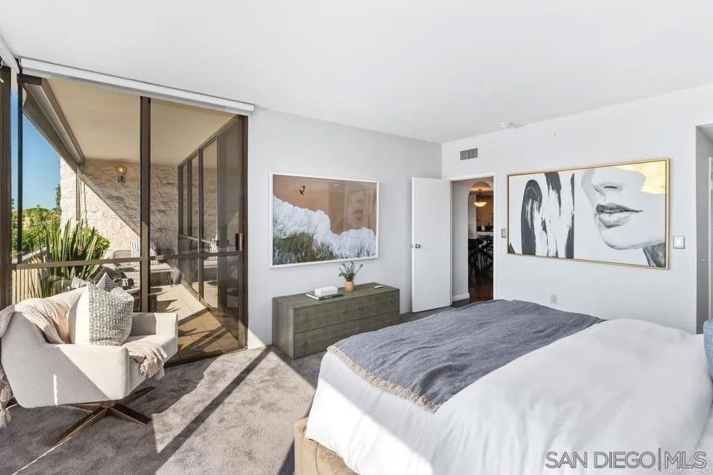 Photo of 2500 Torrey Pines Rd #402, La Jolla, CA 92037 (MLS # 260012650)