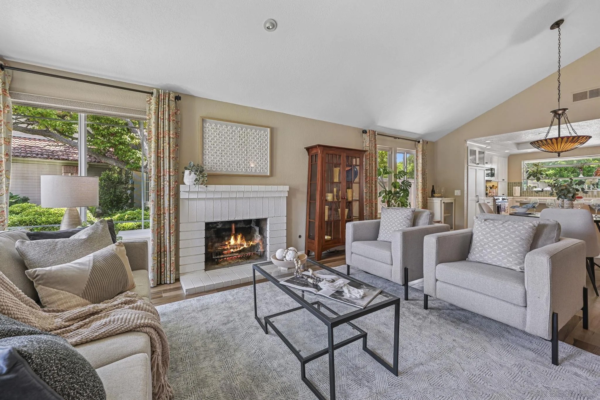 602 HOLLYRIDGE DRIVE
