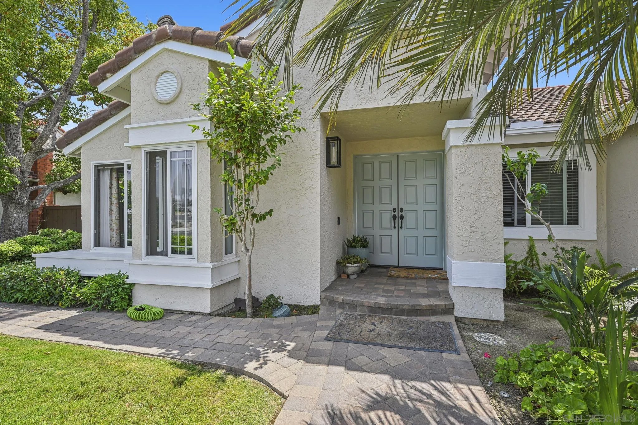 602 HOLLYRIDGE DRIVE