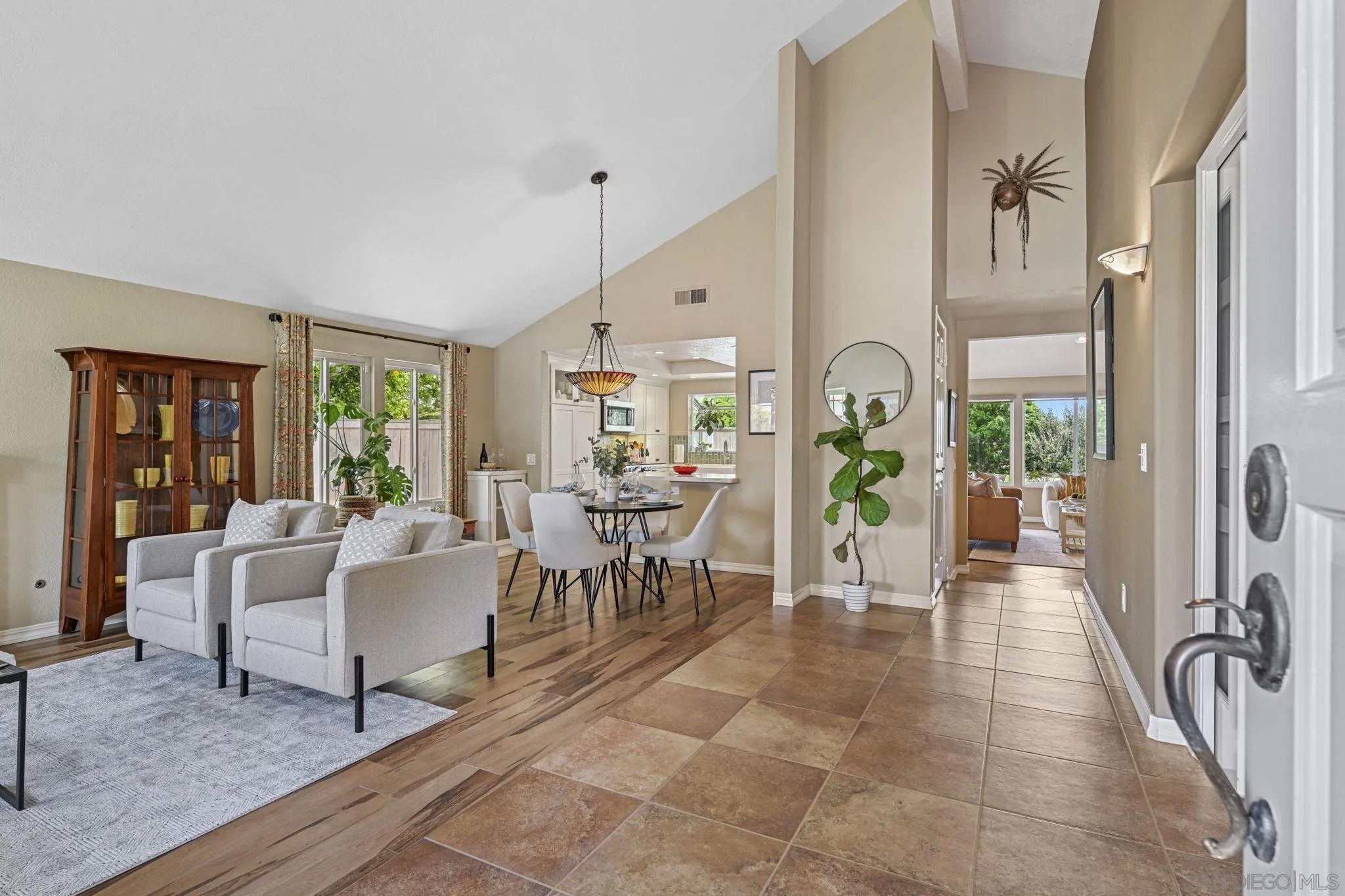 602 HOLLYRIDGE DRIVE