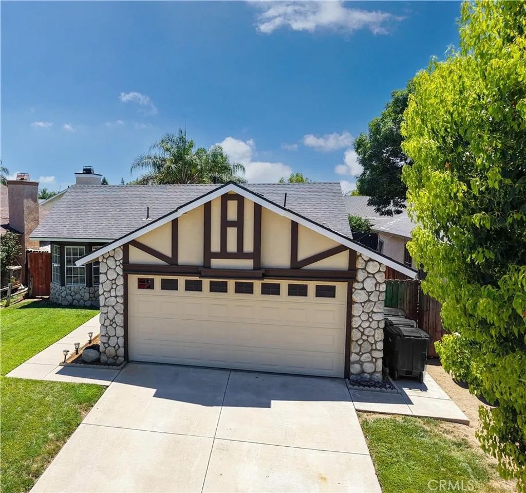 Photo of 513 Wildwood Ln, Perris, CA 92571 (MLS # SW25282093)